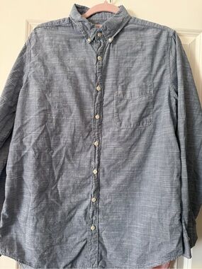 American men’s large tall Casual Chambray Button-Up Shirt in Light Blue